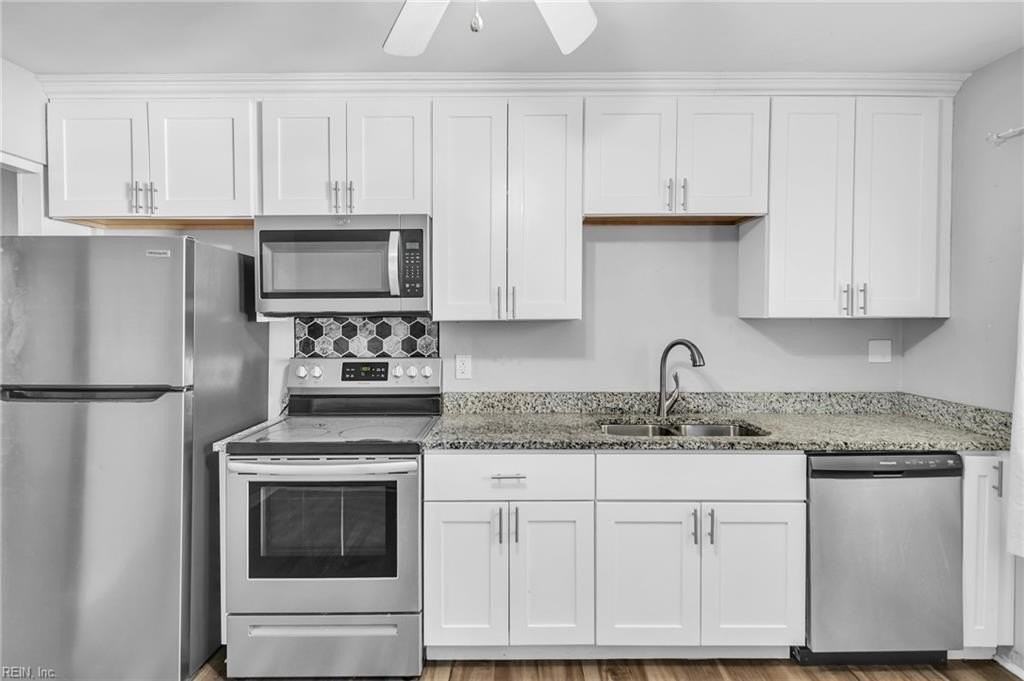 1013 Mckinley Ave - Photo 2 of 12