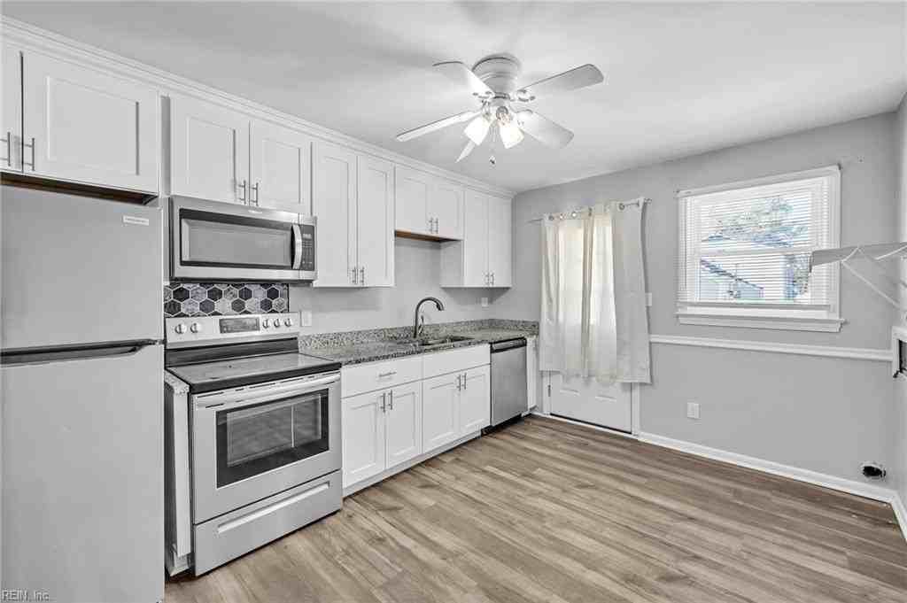 1013 Mckinley Ave - Photo 3 of 12