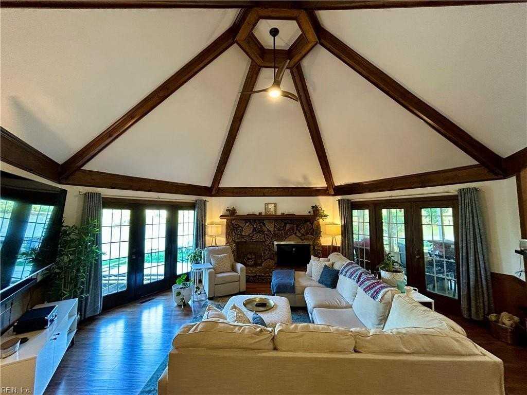 805 De La Fayette Ct - Photo 6 of 33