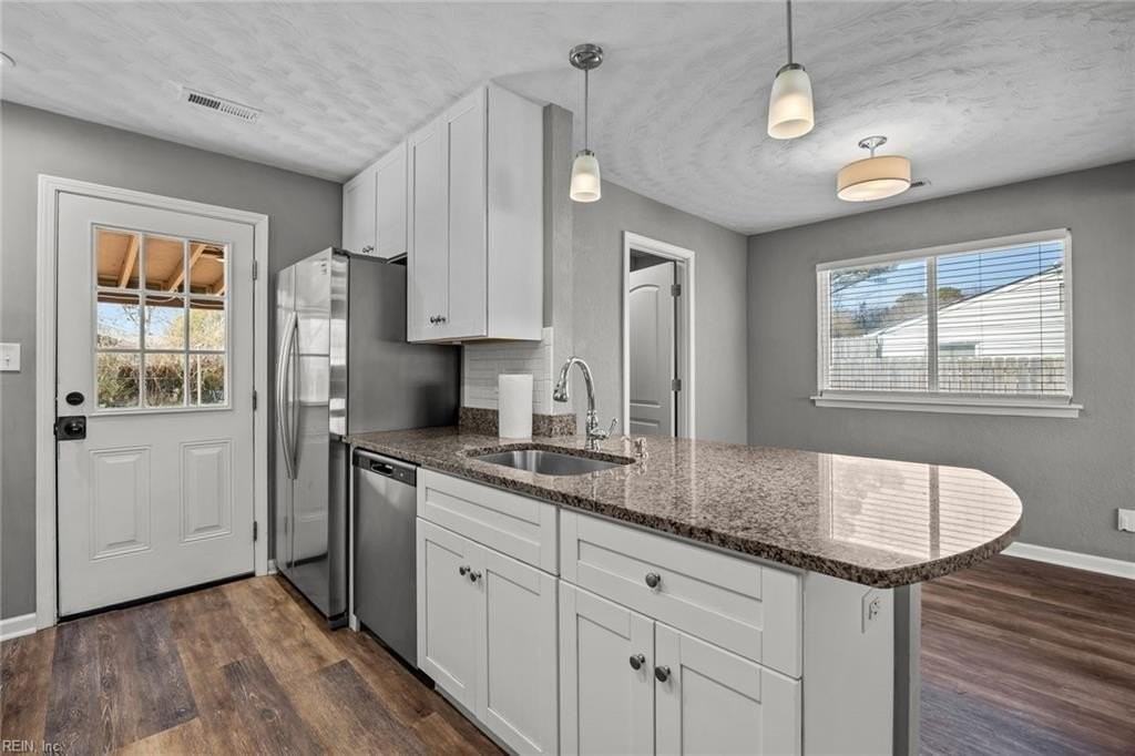 181 Paladin Dr - Photo 3 of 24