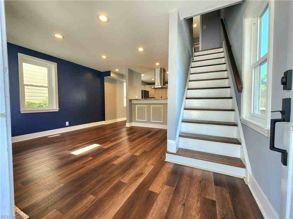 1317 Summit Ave - Photo 4 of 27