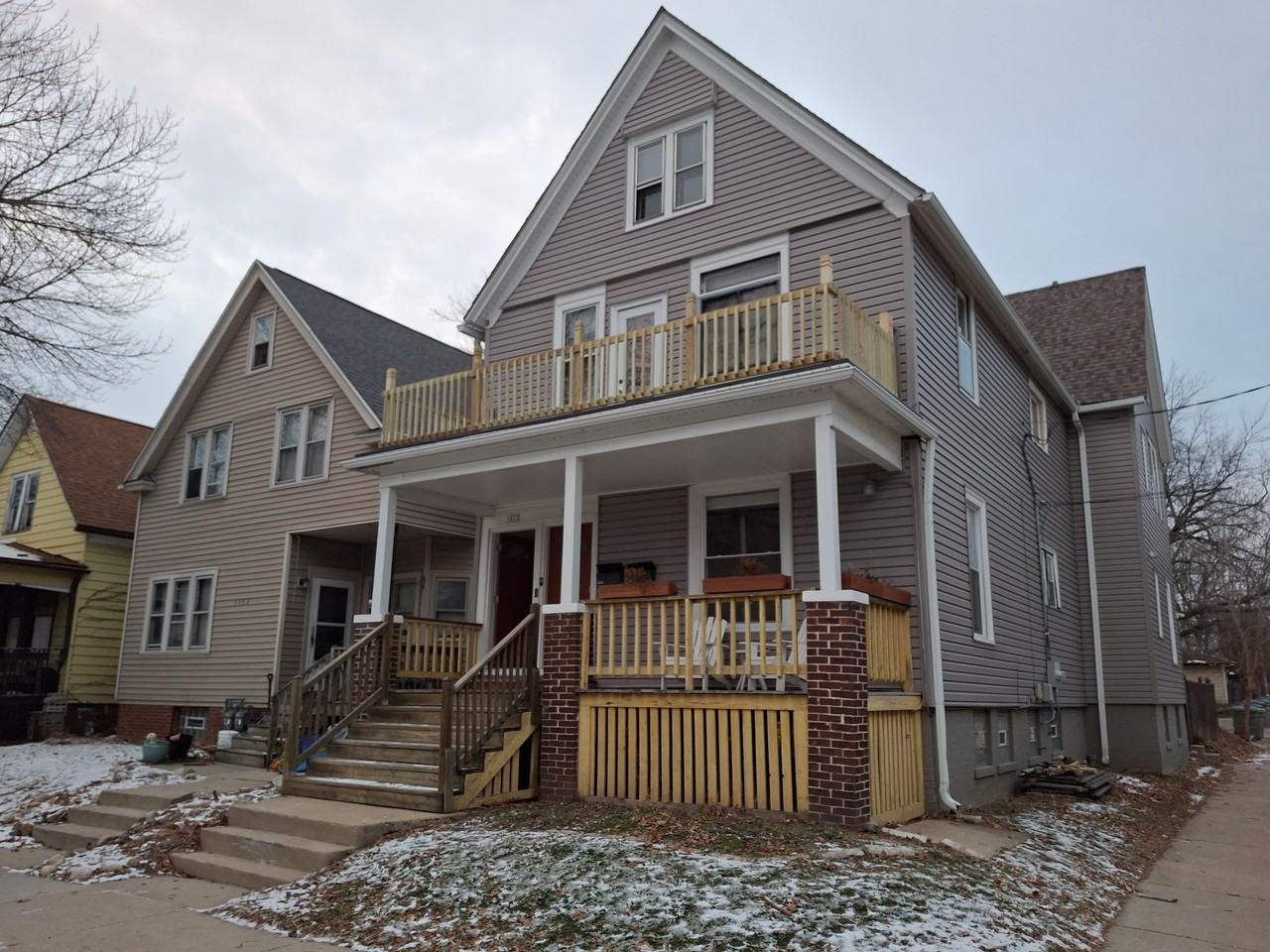 1012 E Clarke St #1 - Photo 3 of 13