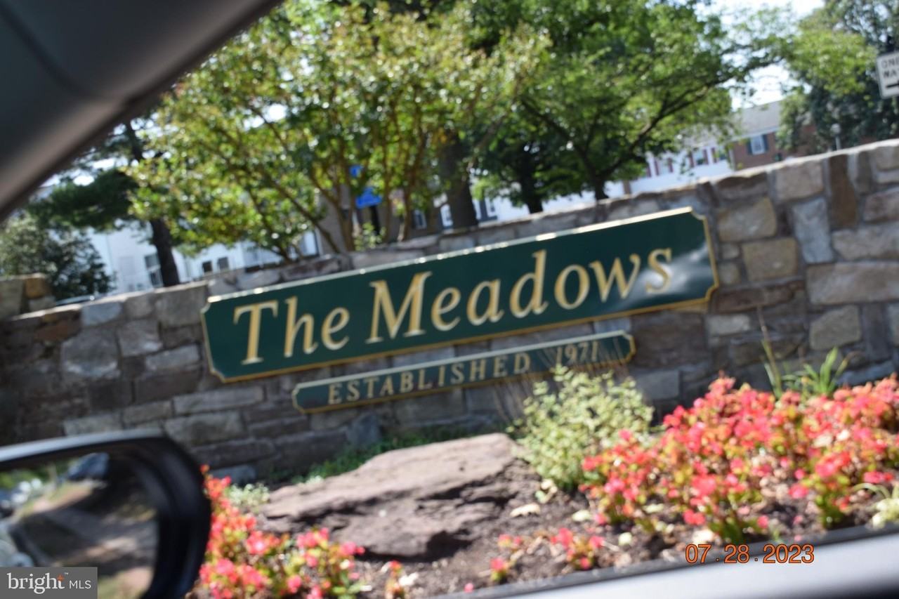 6174 Strasburg Dr - Photo 3 of 14