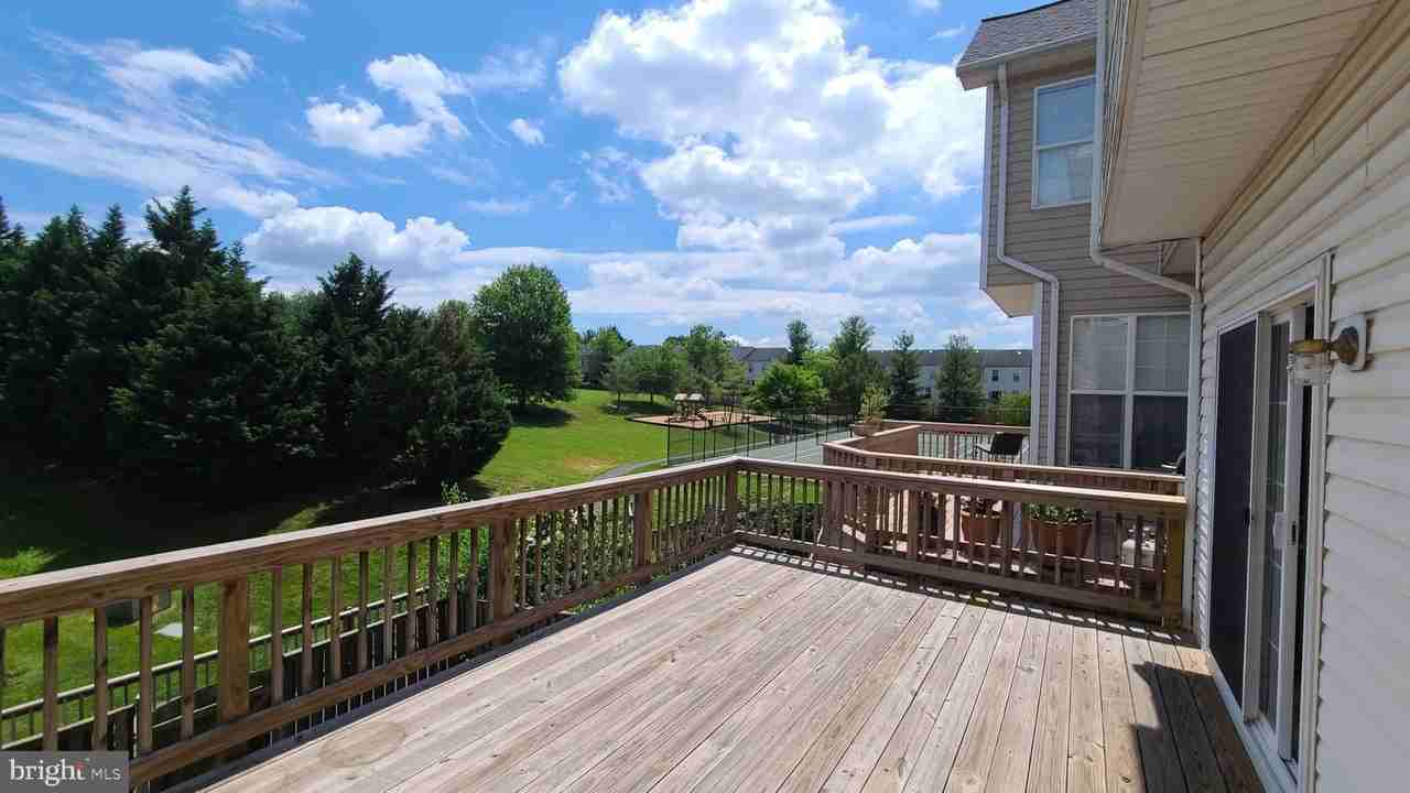 9203 Acer Ln - Photo 2 of 18