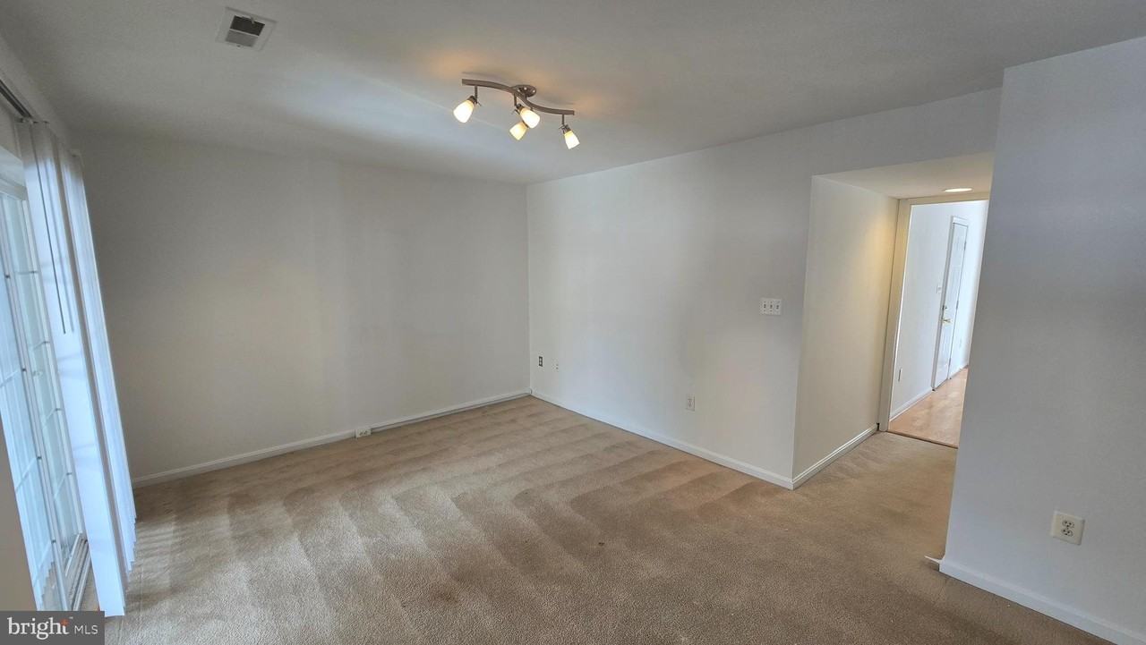 9203 Acer Ln - Photo 5 of 18