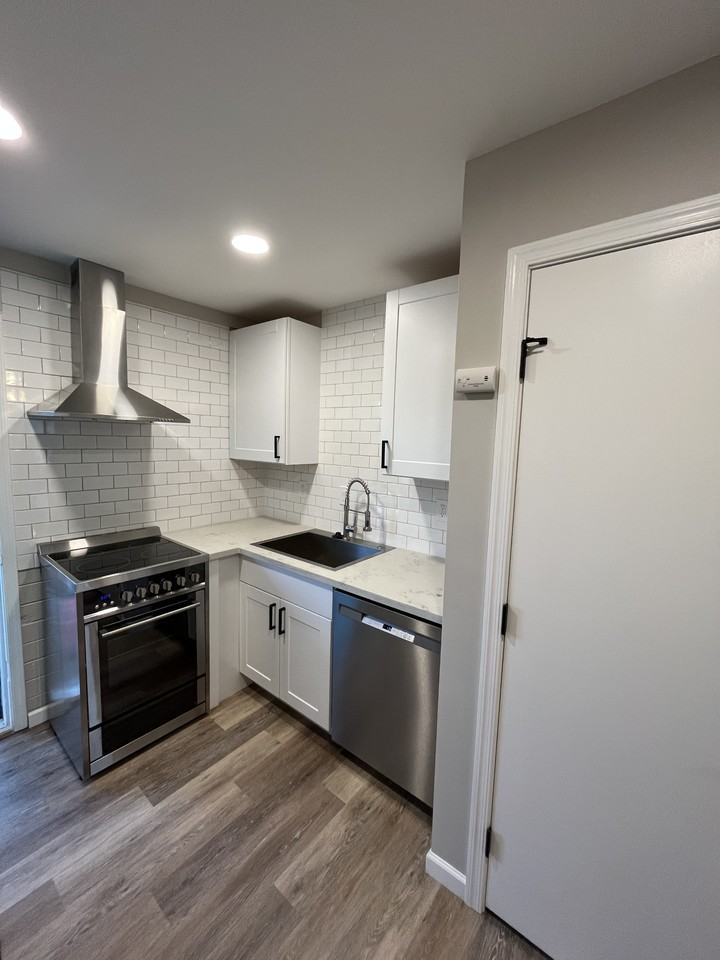 1606 E Catalina Dr #E - Photo 3 of 18