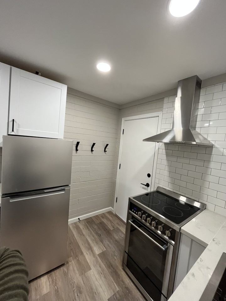 1606 E Catalina Dr #E - Photo 5 of 18