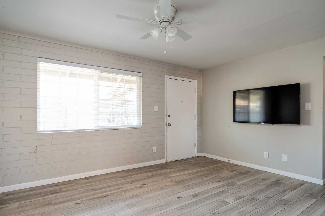 903 S Farmer Ave #909-1 - Photo 2 of 19