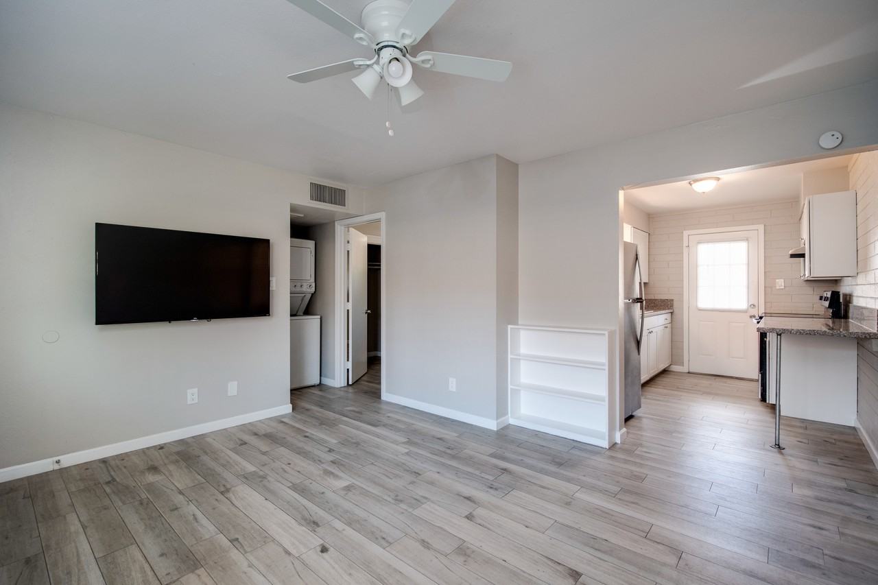 903 S Farmer Ave #909-1 - Photo 3 of 19