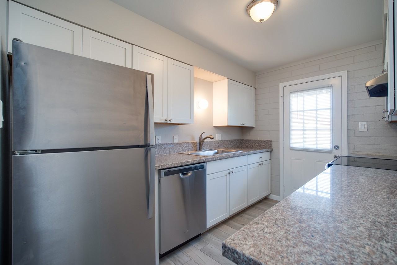 903 S Farmer Ave #909-1 - Photo 6 of 19