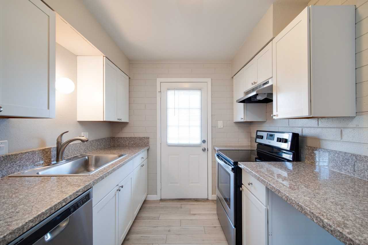 903 S Farmer Ave #909-1 - Photo 7 of 19