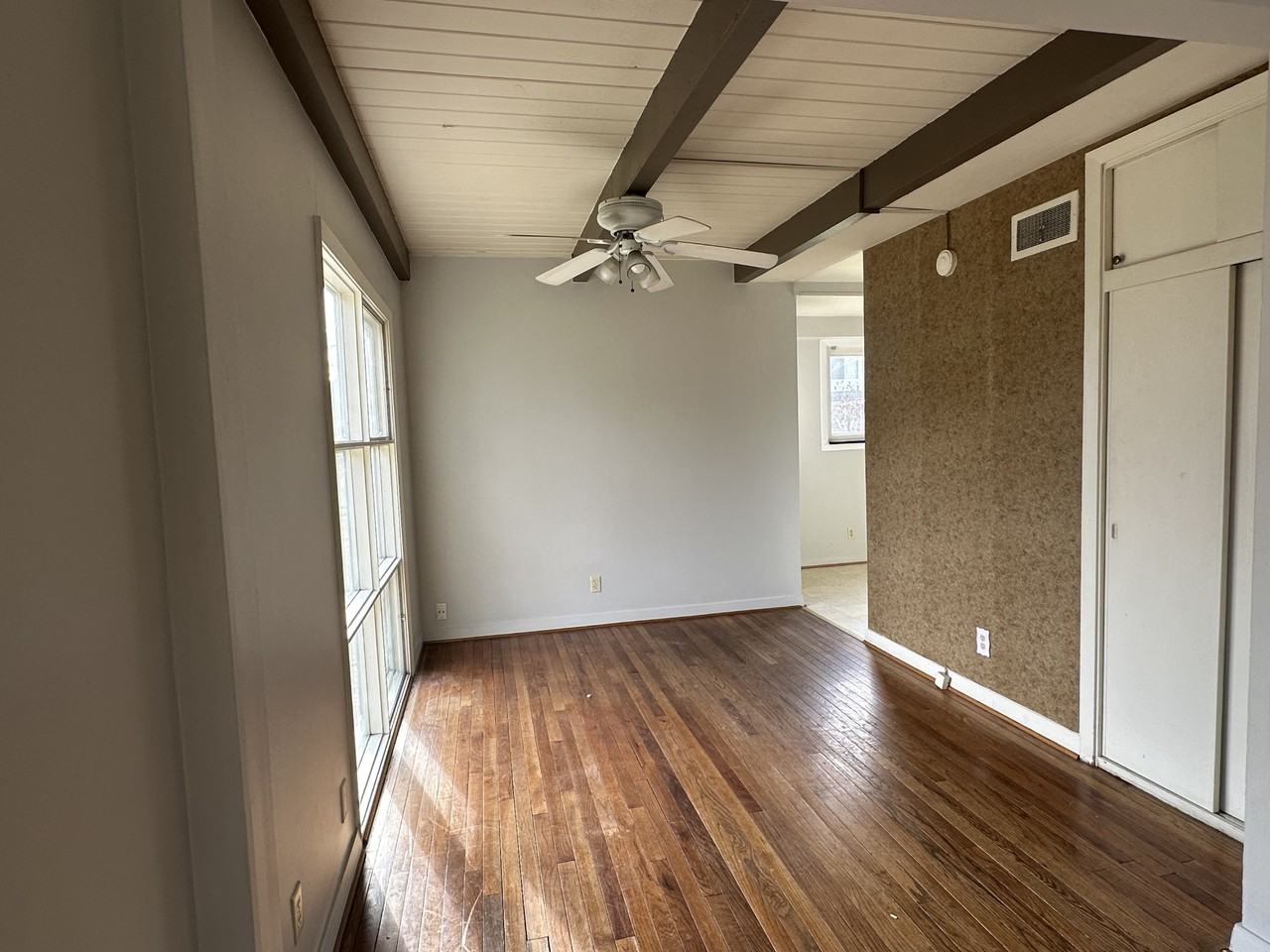 1706 Washington St - Photo 6 of 14