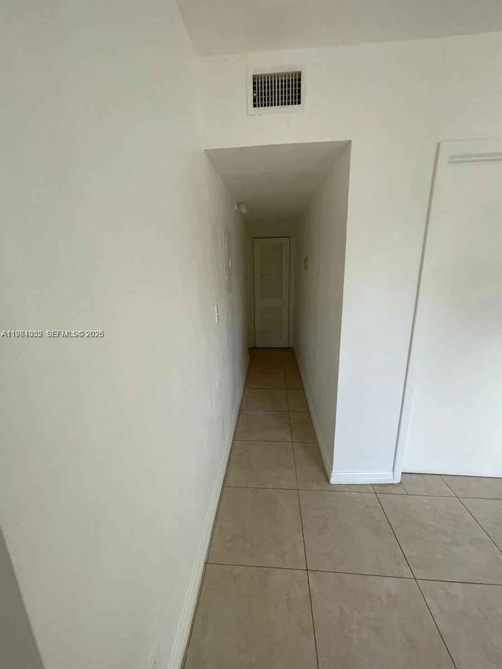 2801 Mayo St - Photo 4 of 12