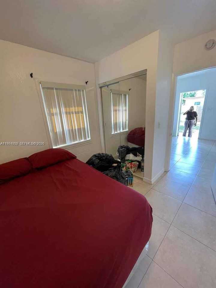 2801 Mayo St - Photo 7 of 12