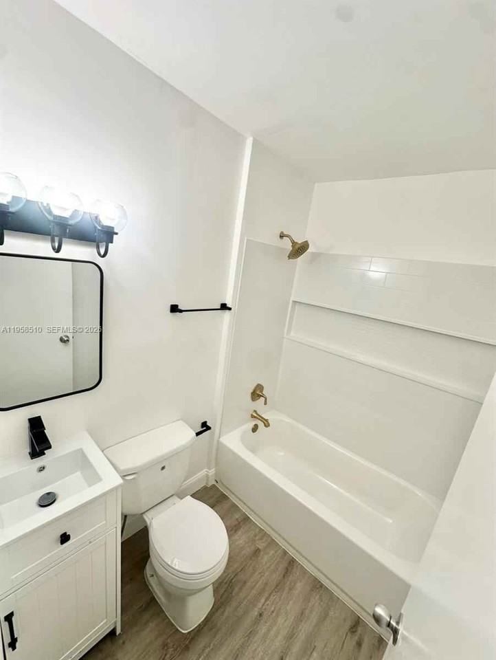3121 Nw 60th St - Photo 2 of 18