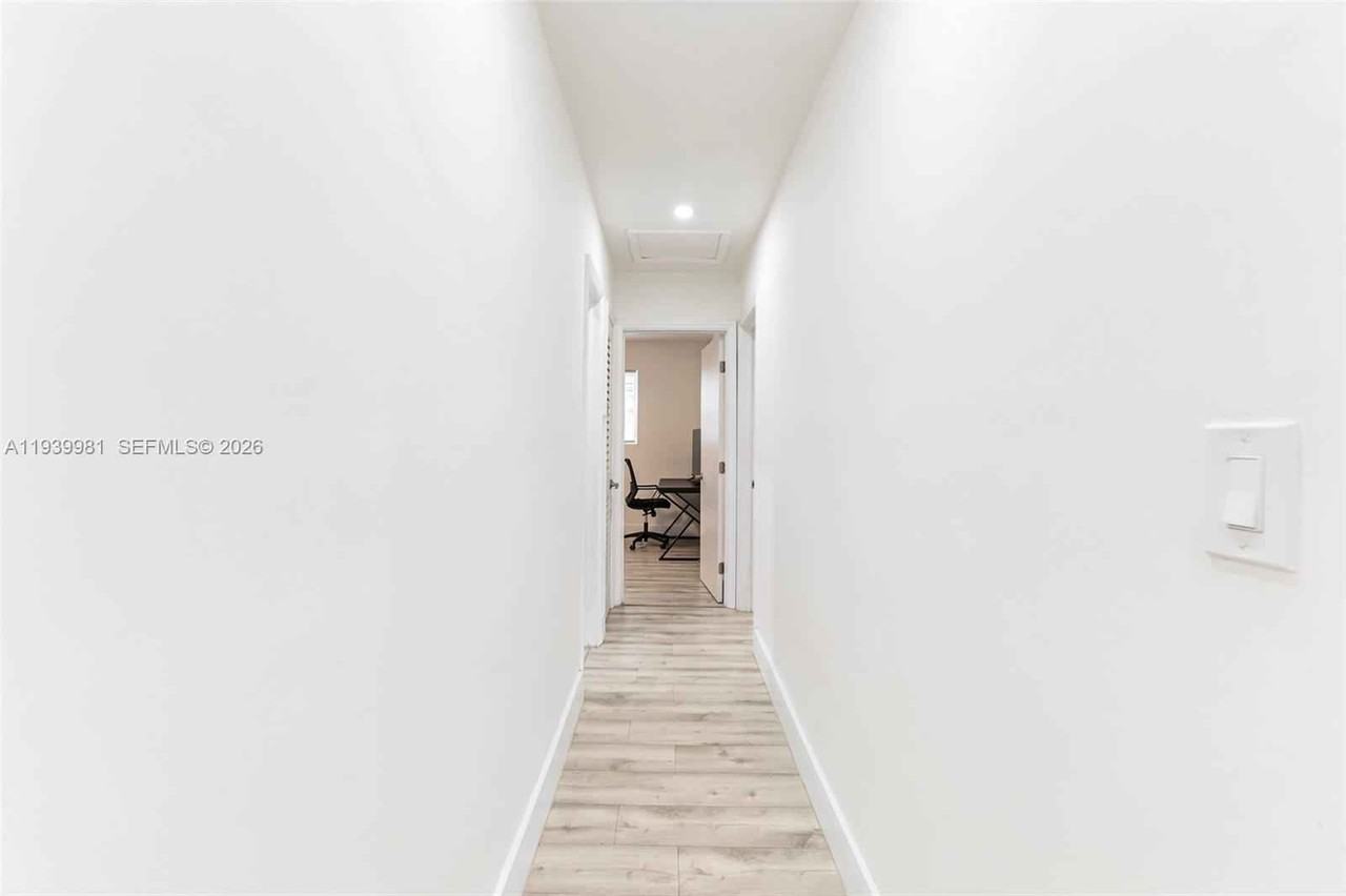 2911 Nw 5th Ct - Photo 3 of 40