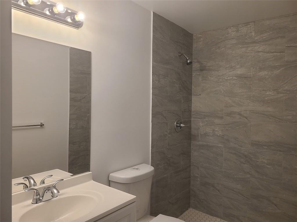 2324 Johnson St #9 - Photo 3 of 8