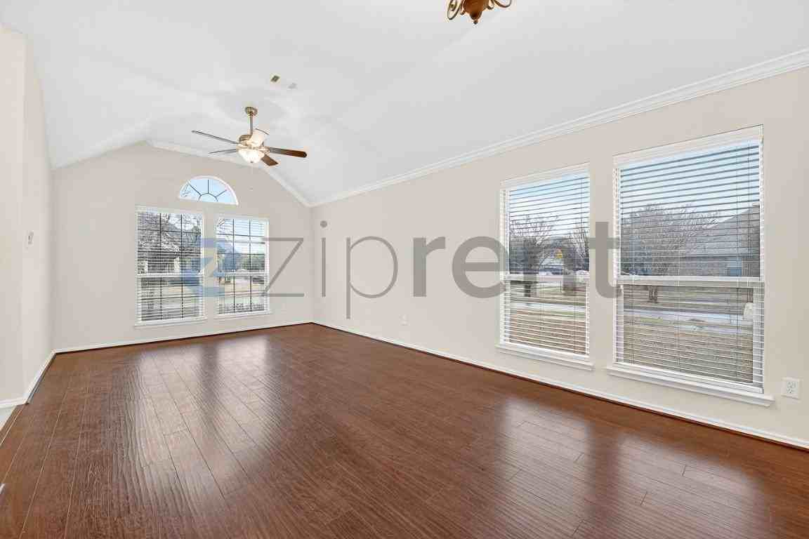 1301 Raleigh Path Rd - Photo 6 of 33