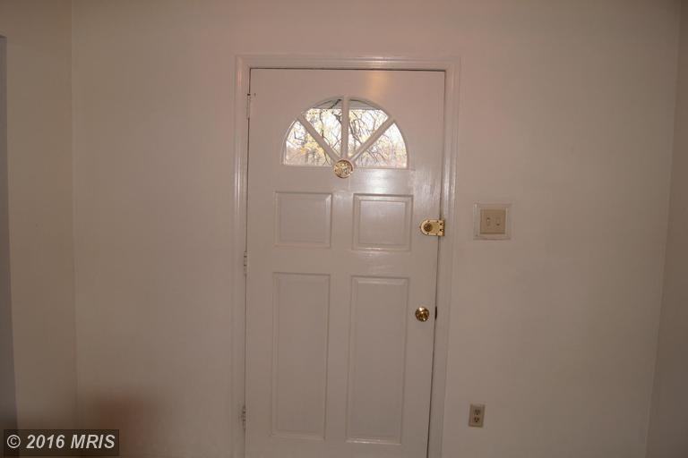 27 S Abingdon St - Photo 2 of 24