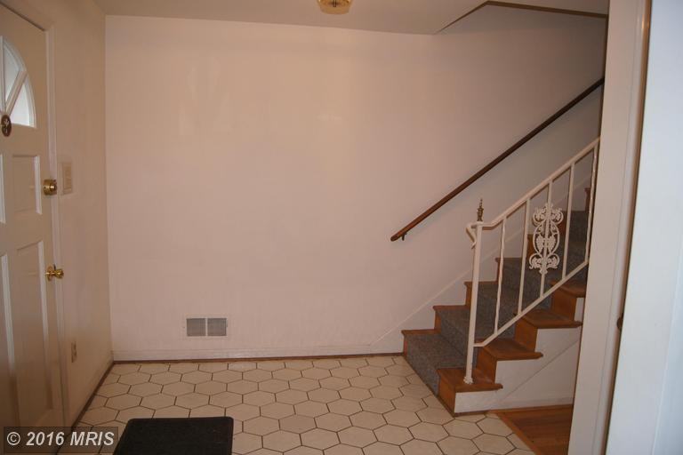 27 S Abingdon St - Photo 3 of 24