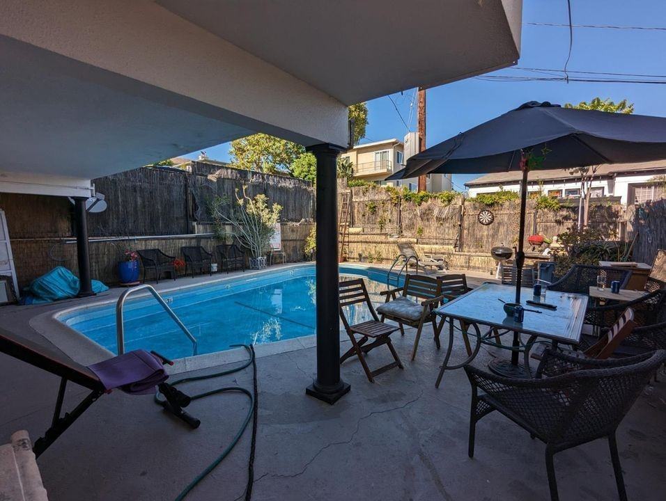 1915 Grace Ave - Photo 4 of 39