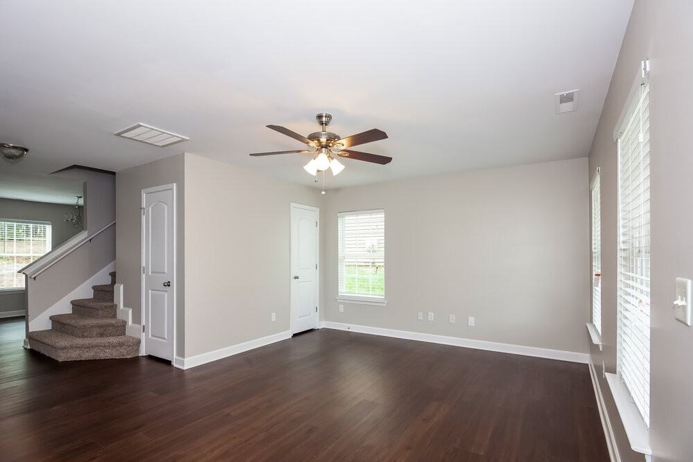 1021 Ramsgate Dr Sw - Photo 4 of 17