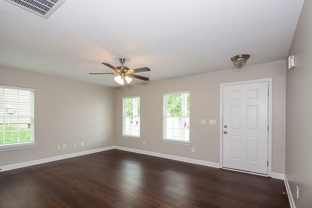 1021 Ramsgate Dr Sw - Photo 5 of 17