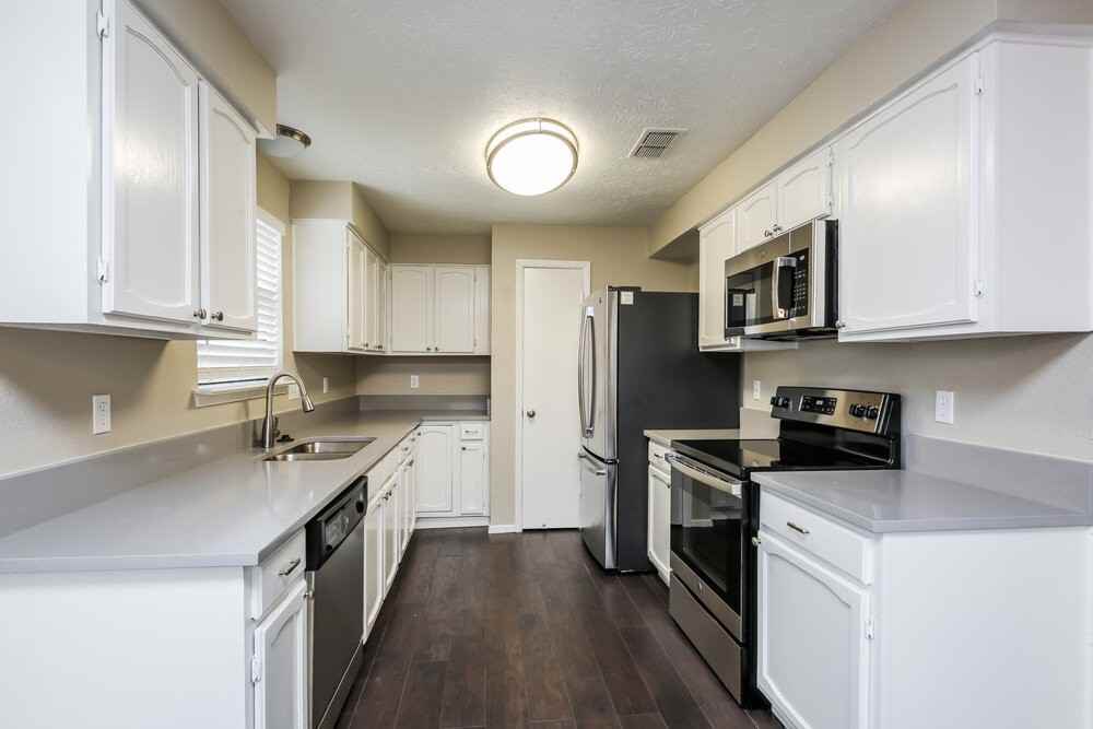 3306 Seaboard Dr - Photo 7 of 16