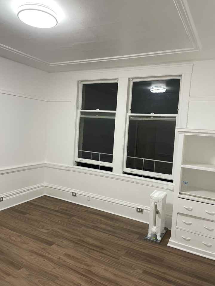 1144 Larkin St - Photo 5 of 8