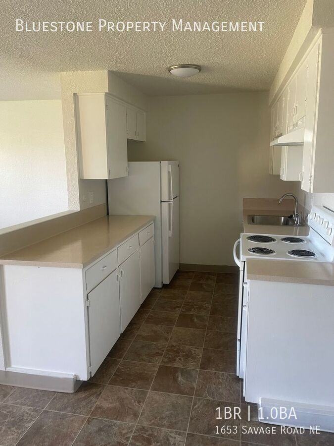 1653 Savage Rd Ne - Photo 2 of 14