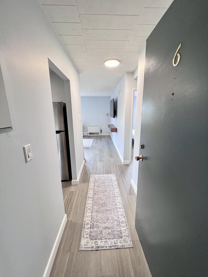 180 Tecumseh Rd E #6