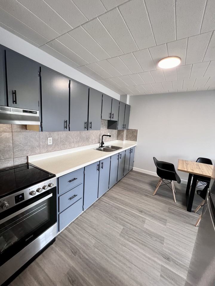 180 Tecumseh Rd E #6 - Photo 2 of 11