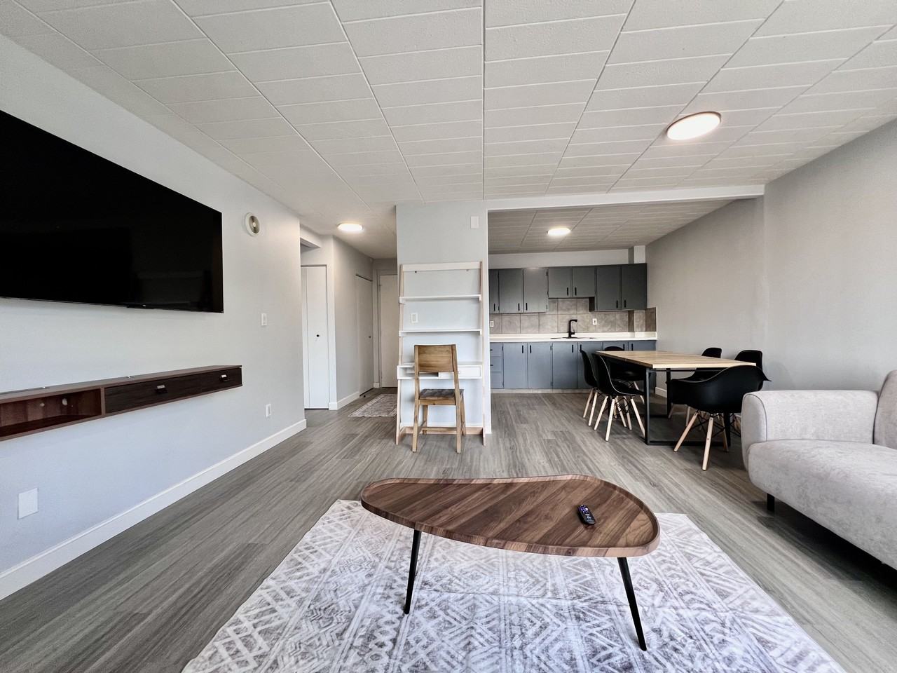 180 Tecumseh Rd E #6 - Photo 6 of 11