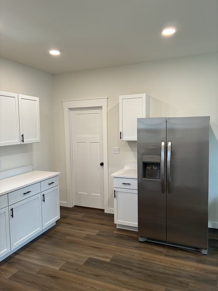 316 E Mazon Ave - Photo 2 of 14