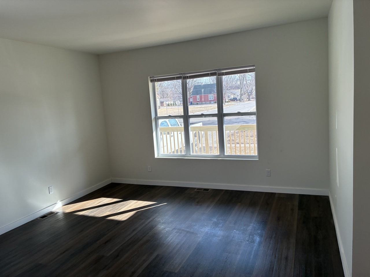 316 E Mazon Ave - Photo 5 of 14