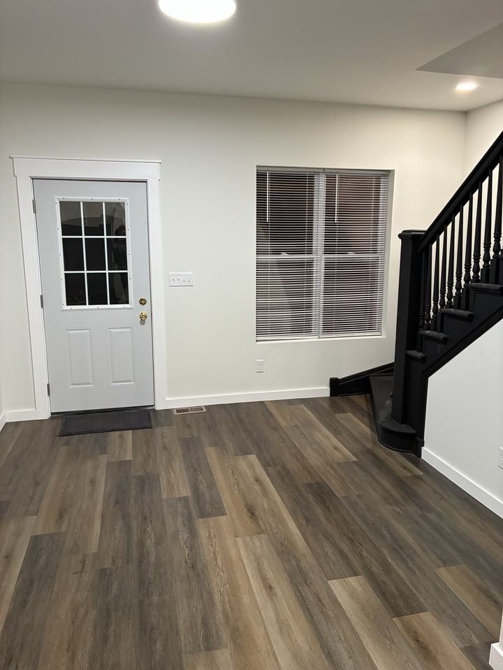 316 E Mazon Ave - Photo 6 of 14