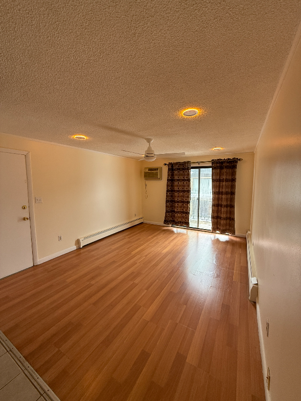 351 Pawtucket Blvd - Photo 2 of 7