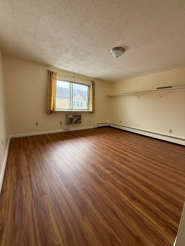 351 Pawtucket Blvd - Photo 4 of 7