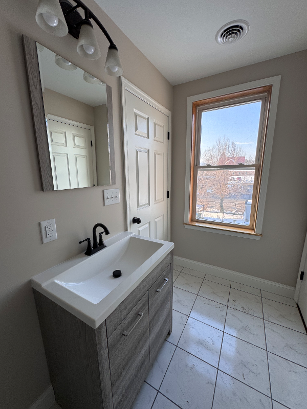 213 W Court St #4 - Photo 7 of 10