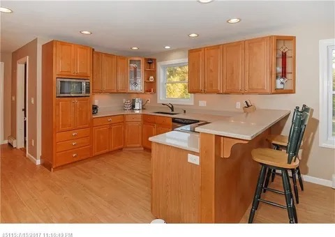 151 Earls Way #A - Photo 6 of 17