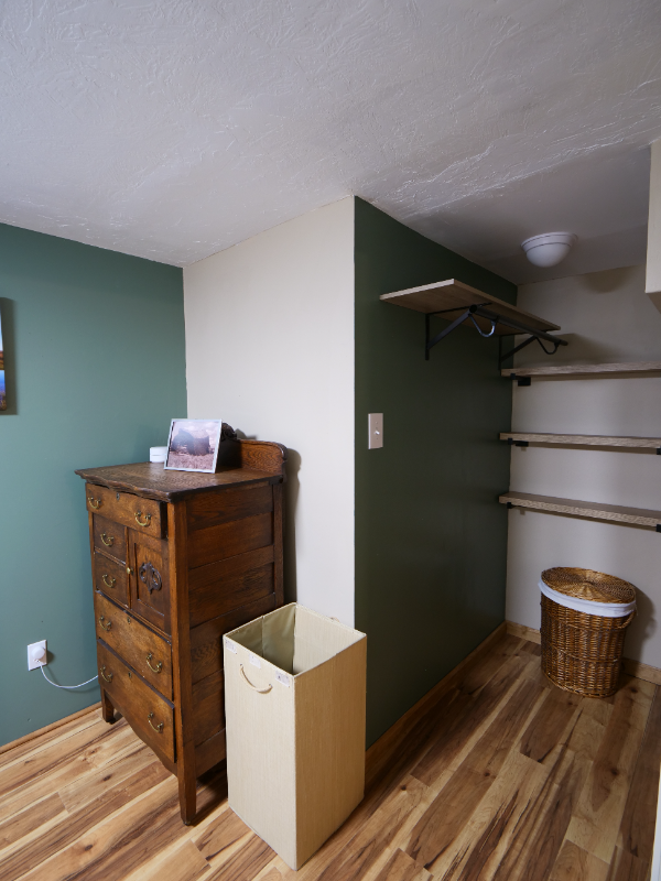 819 12th Ave - Photo 4 of 9