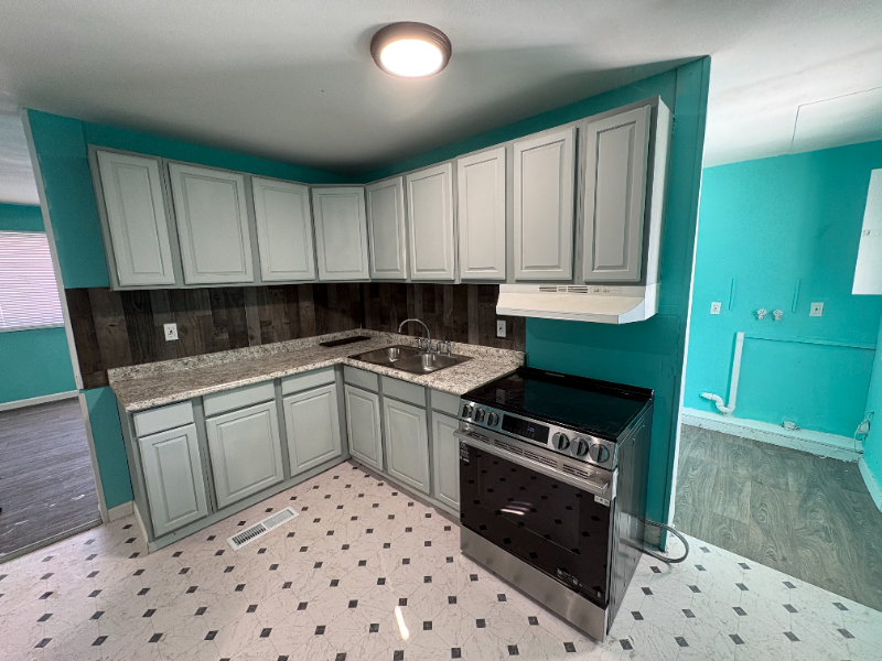 102 Melvin Dr #34 - Photo 2 of 9