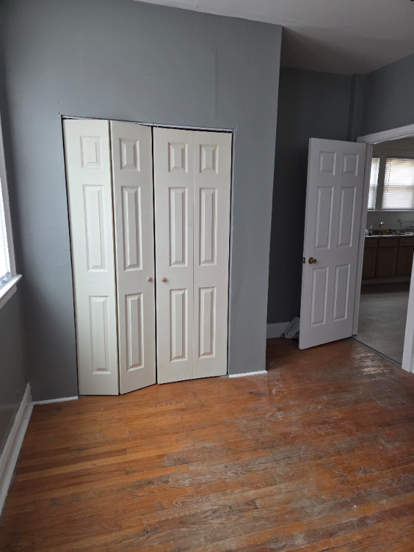 7926 S Paxton Ave #2 - Photo 5 of 8