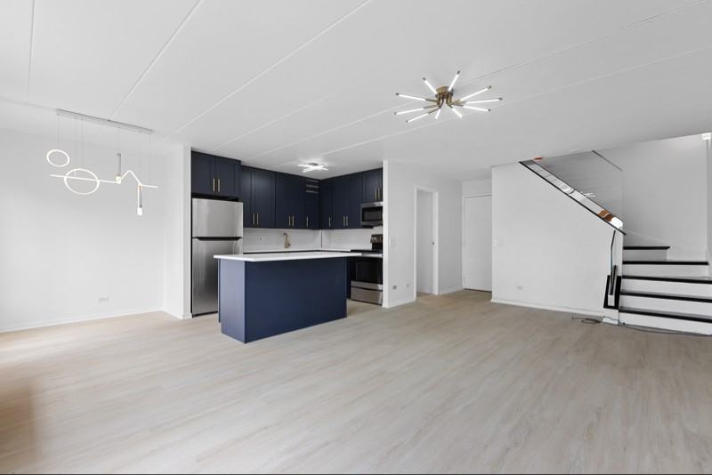 711 W Gordon Ter #110 - Photo 3 of 13