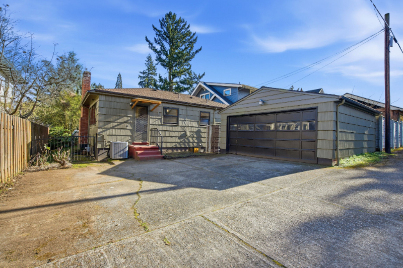 5847 Ne 30th Ave - Photo 3 of 22