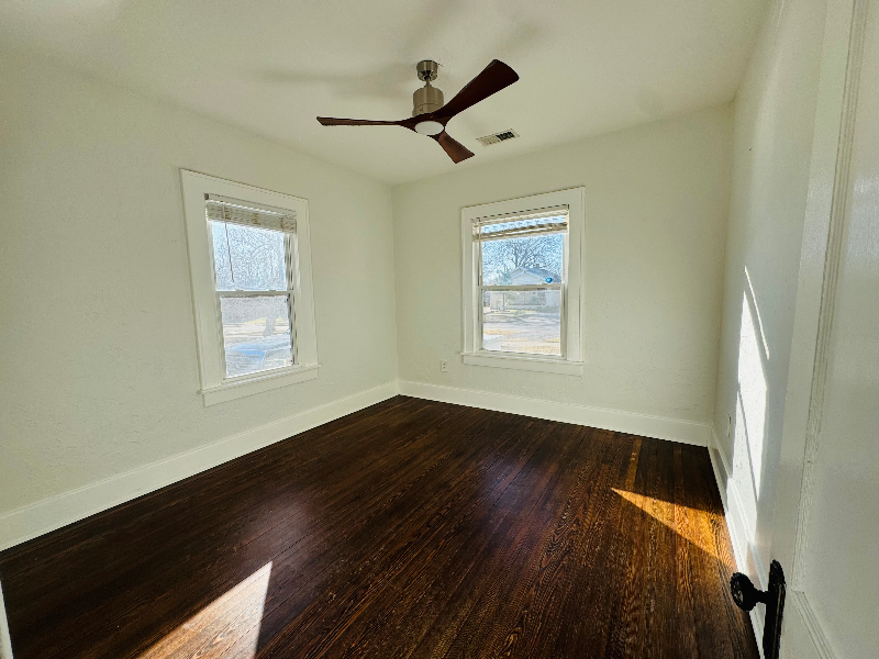 1735 Nw 12th St - Photo 6 of 8