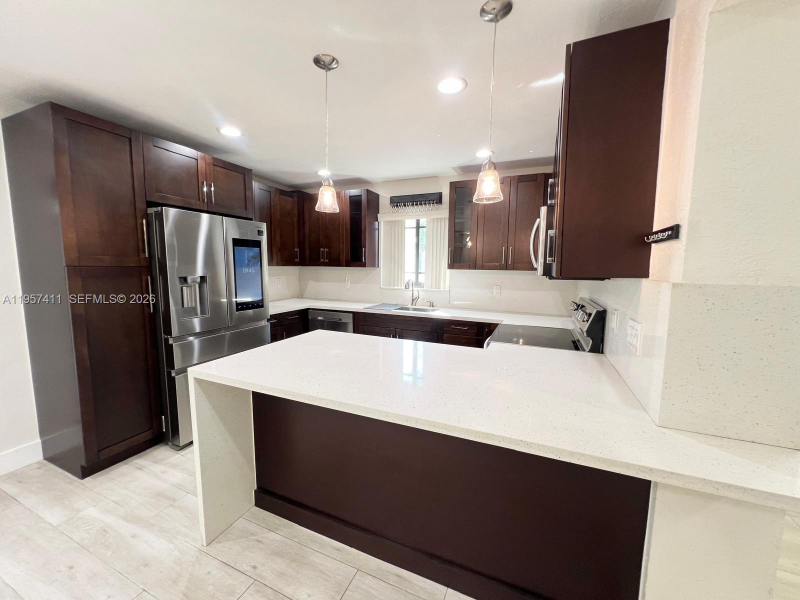 2726 Sw 19th Ter - Photo 2 of 8