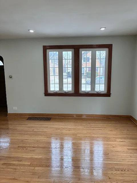 5216 S Major Ave - Photo 4 of 8