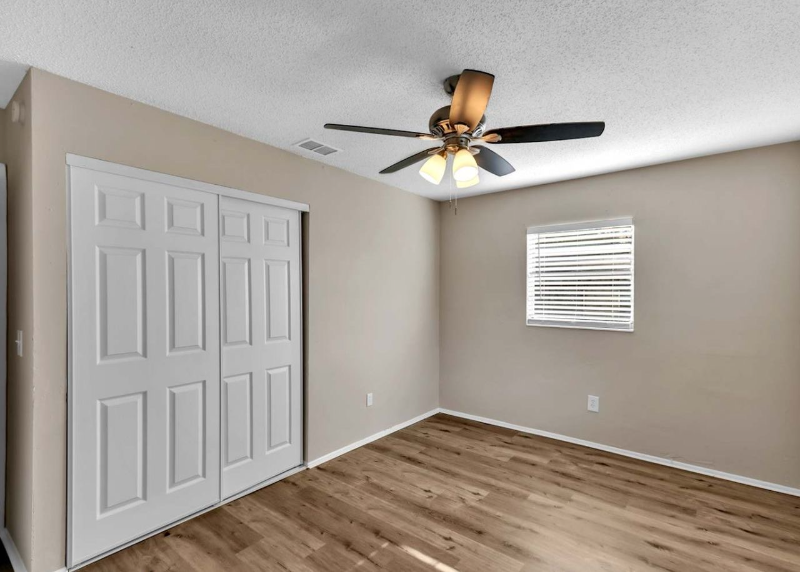 2006 E Humphrey St - Photo 3 of 8