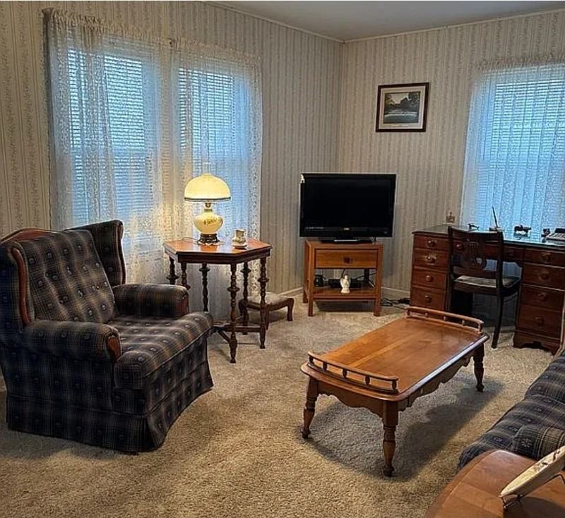 308 Wyoming Rd - Photo 2 of 8